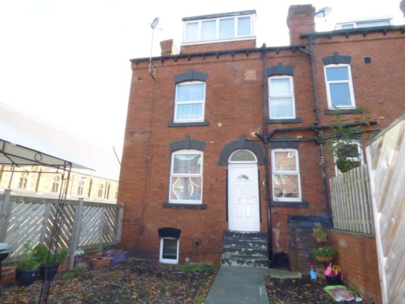 2 Bedroom End of Ter...